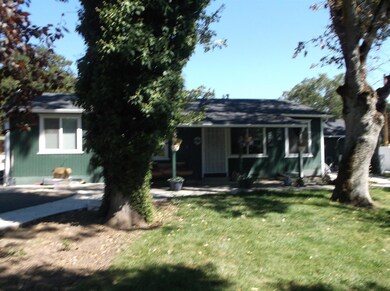 11318 Blackwell Rd, Central Point, OR 97502 - photo 2