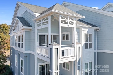 Penthouse Unit.This building has an Elevator!