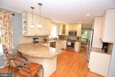 11630 Quail Ridge Ct, Reston, VA 20194 - photo 2