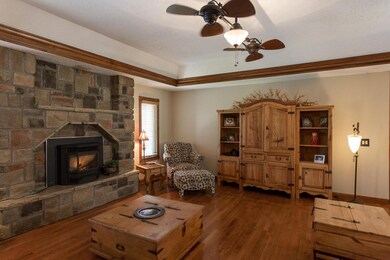 RE_1907 N Prairie Ct-05