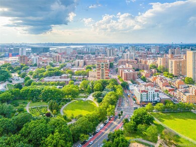 Garden View Plaza unit 12A, Flushing, NY 11355 - photo 3