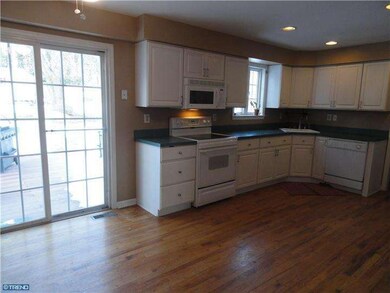 205 Oak St, Downingtown, PA 19335 - photo 6