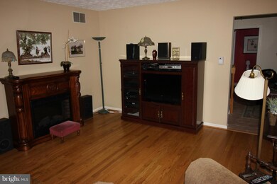 343 Tulip Oak Ct, Linthicum Heights, MD 21090 - photo 7