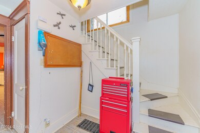 1 Entryway 2