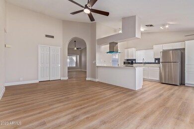 10228 W MEDLOCK DR