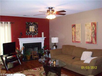 Living Room - Fireplace!