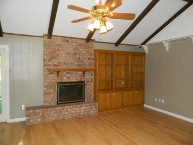 LIVING RM