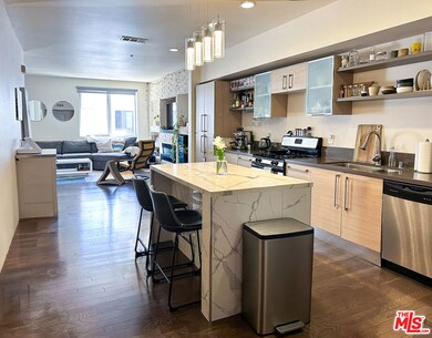 Vero Lofts unit 521, Los Angeles, CA 90017 - photo 3