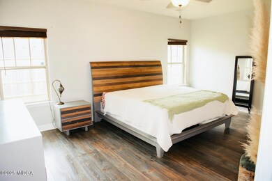 8CCCC018-155E-4BA2-88EC-264D165B338E