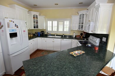 6-Kitchen1