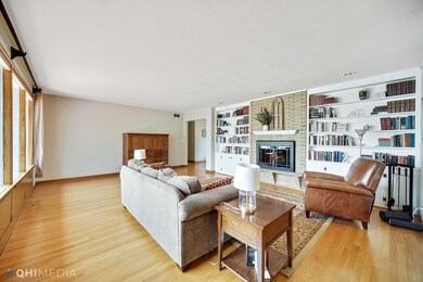 902 S Main St, Wheaton, IL 60189 - photo 6