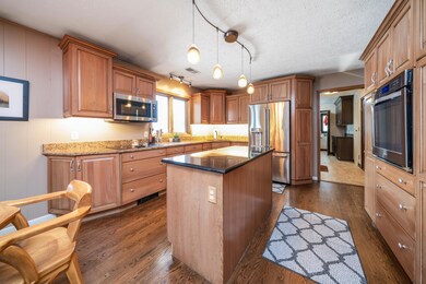 10453 Ravine RD - Kitchen