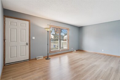 323 Norwick Rd SW, Cedar Rapids, IA 52404 - photo 6