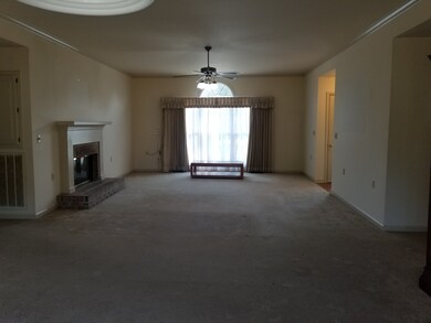 153 Greenbriar Cir, Manchester, TN 37355 - photo 6