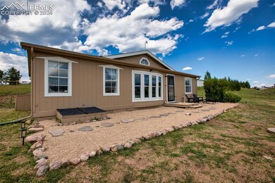 Welcome to your Ranch style home in the heart of D
