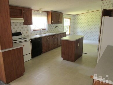 190 Long Leaf Hills Dr SE, Bolivia, NC 28422 - photo 4