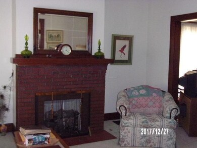 683 2nd St 005