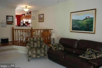 11934 Redtree Way, Reston, VA 20194 - photo 3