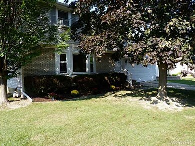 36 Dale Dr, North Tonawanda, NY 14120 - photo 2