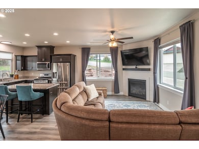 180 Brady Ln, Roseburg, OR 97471 - photo 4