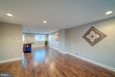 1042 Foxwood Ln, Essex, MD 21221 - photo 4