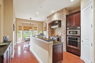 Large Kitchen Island, 2 Electric Ovens, Gas Cook T