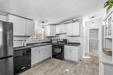 1010 Long Cove Rd, Gales Ferry, CT 06335 - photo 2