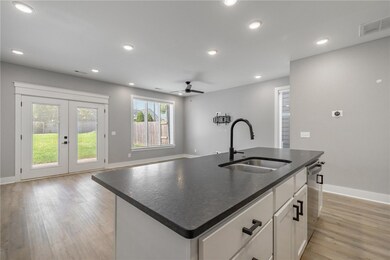 608 W Maple St, Rogers, AR 72756 - photo 7