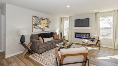 2729 Prairielight Dr, Hiawatha, IA 52233 - photo 2