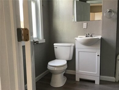 1st floor 1/2 bath