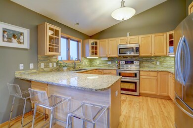 769 Leeward Ln, Oregon, WI 53575 - photo 3