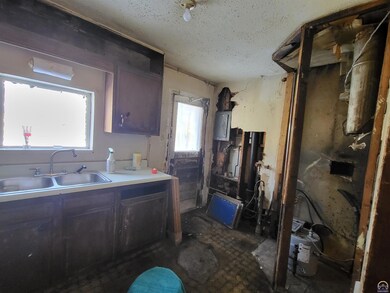 116 SW Terra Dr, Topeka, KS 66609 - photo 5