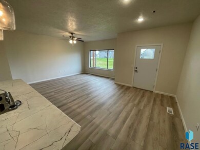 9308 W 32nd St unit 9, Sioux Falls, SD 57106 - photo 2
