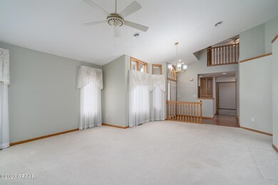 825 Orchard Circle