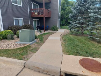 4710 Chadwick Rd unit 3, Cedar Falls, IA 50613 - photo 4