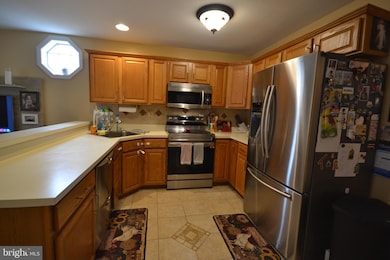 304 Victoria Dr, Montgomeryville, PA 18936 - photo 7