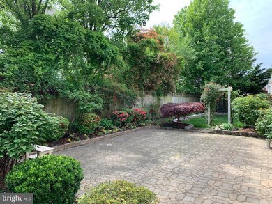 8219 Electric Ave, Vienna, VA 22182 - photo 5