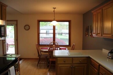 216 W 13th St S, Newton, IA 50208 - photo 5