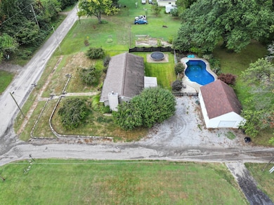 226 W Terminal St, Albion, IL 62806 - photo 6