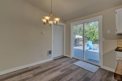 1646 SW 34th St, Redmond, OR 97756 - photo 7