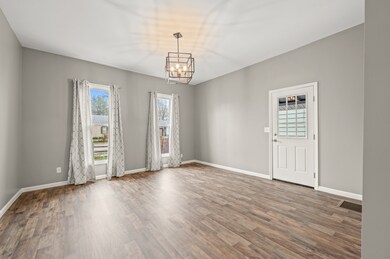 272 N Cherry St, Columbus, IN 47201 - photo 6