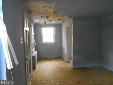 109 Gray St, Chester, PA 19013 - photo 4