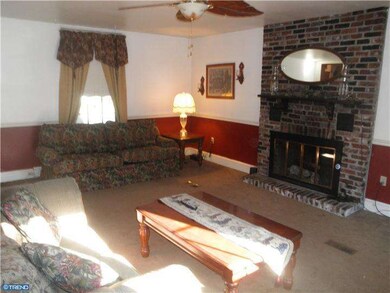 345 Walnut Ave, Gloucester City, NJ 08030 - photo 7