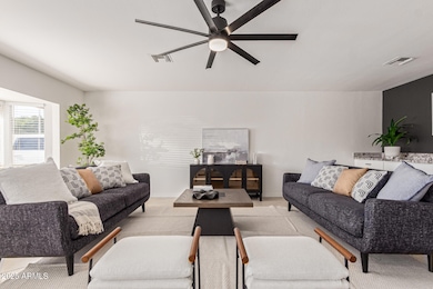 8124 E Mitchell Dr, Scottsdale, AZ 85251 - photo 4