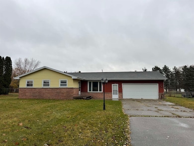 2411 E West Hart Rd, Beloit, WI 53511 - photo 2