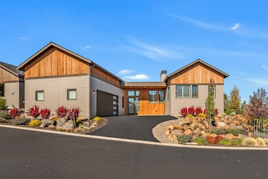 19211 Gateway Loop, Bend, OR 97702 - photo 2