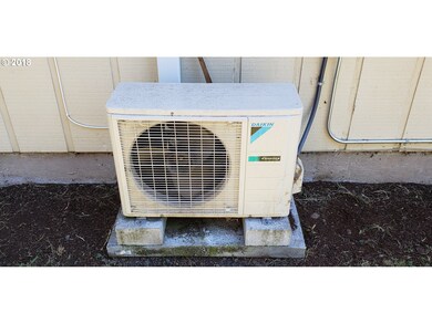 2172 Shadylane Dr, Springfield, OR 97477 - photo 3