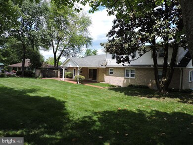 7209 Kempton Rd, Lanham, MD 20706 - photo 5