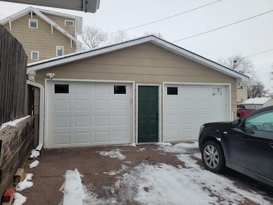 2217 S Maple St, Sioux City, IA 51106 - photo 2