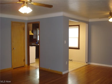 2253 E 290th St, Wickliffe, OH 44092 - photo 5